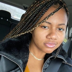 Meet your Posher, Briana